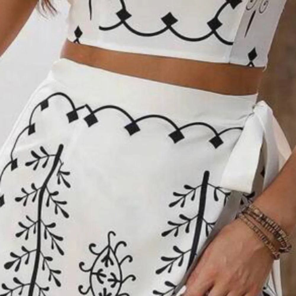 Boho Floral Printed Crop Top Split Thigh Maxi Skirt Set - Picture 2 of 3